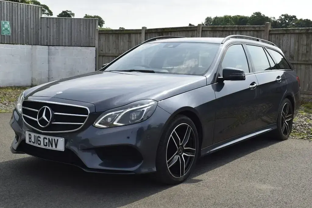 Used Mercedes E220 AMG 180 HP (132 kW) 2016 Grey Estate