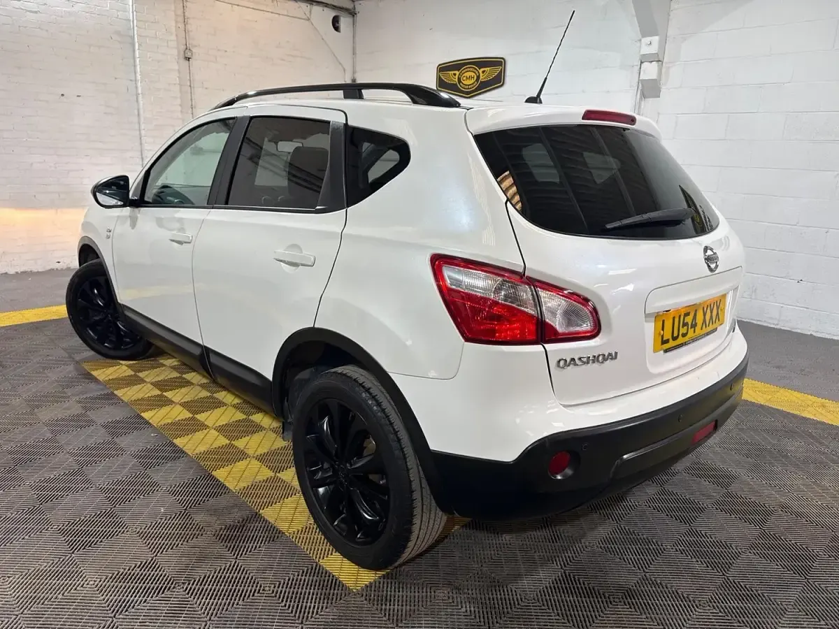 Used Nissan Qashqai 360º 130 HP (95 kW) 2013 White SUV
