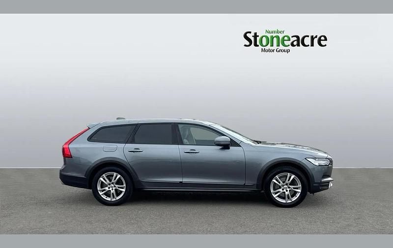Used Volvo V90 CC 247 HP (181 kW) 2019 Grey Estate