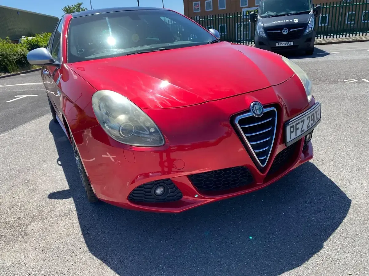 Used Alfa Romeo Giulietta 235 HP (172 kW) 2013 Red Hatchback