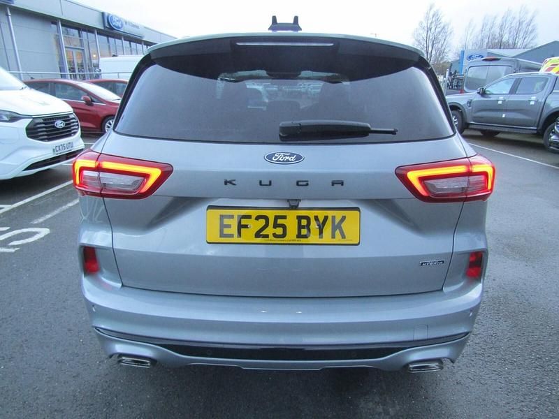 Usado Ford Kuga ST-Line X 2025 Plateado SUV