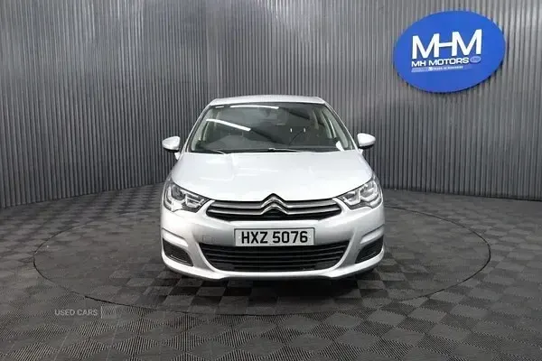 Used Citroën C4 Feel 100 HP (73 kW) 2015 Silver Hatchback