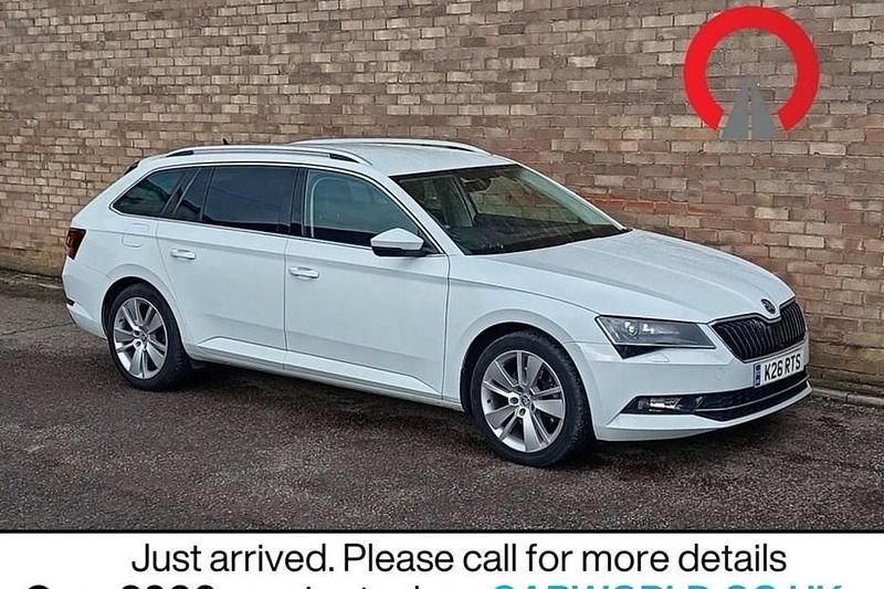 Used Skoda Superb SE L Executive 220 HP (161 kW) 2018 White Estate