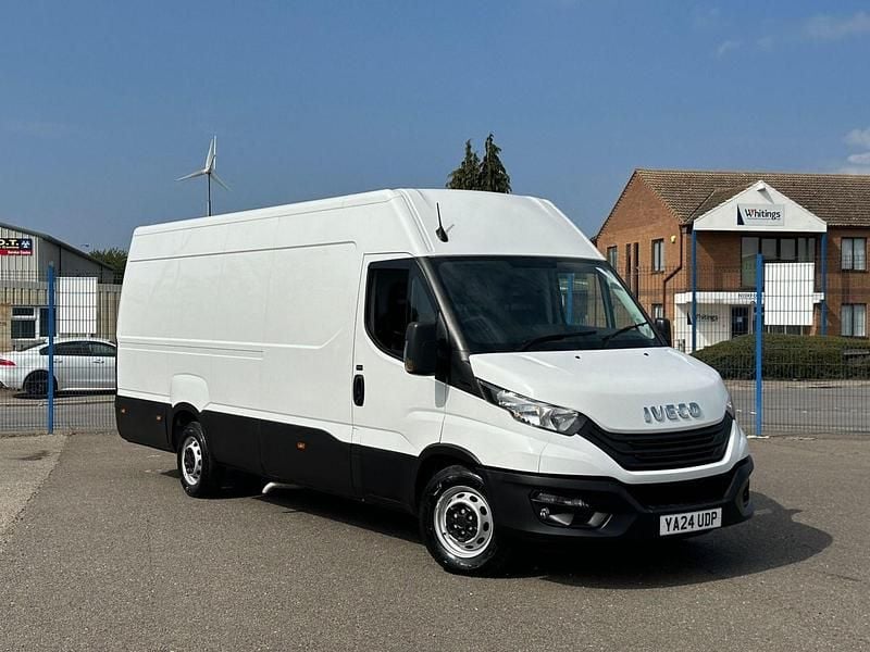 White Used 2024 Iveco Daily Van | £24,750 (A bit pricey) - Image 1/4