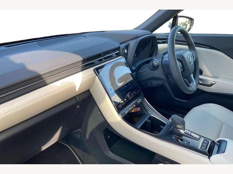 Used Lexus LBX 136 HP (100 kW) 2024 Dark blue SUV