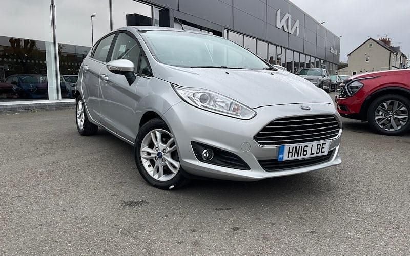 Usado Ford Fiesta Zetec 101 HP (74 kW) 2017 Citadino