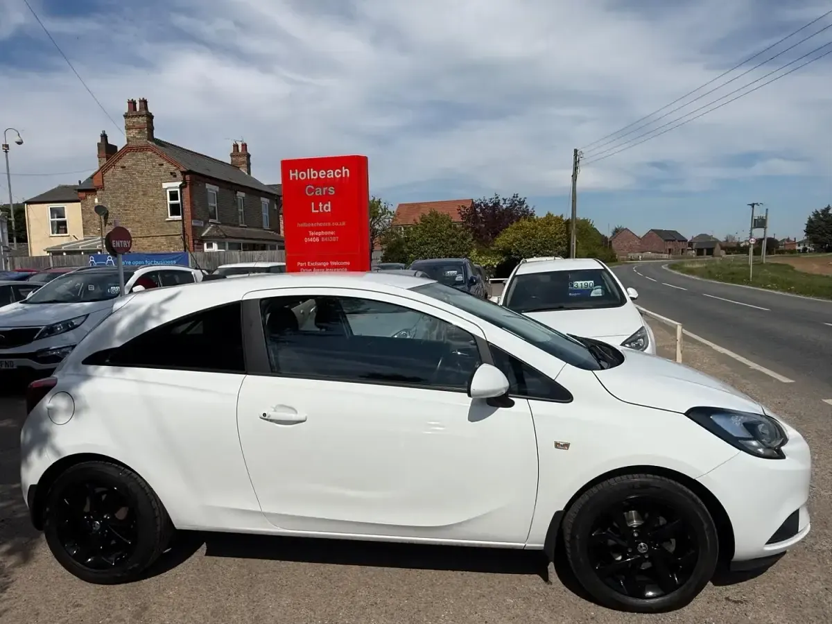 Used Vauxhall Corsa 2019 White Hatchback