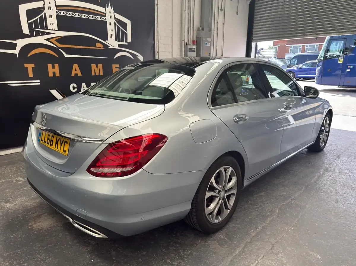 Used Mercedes C200 Premium 184 HP (135 kW) 2016 Silver Sedan