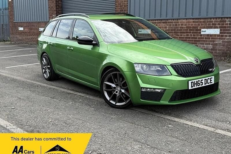 Green Used 2016 Skoda Octavia vRS Estate | £7,495 (Fair price) - Image 1/1