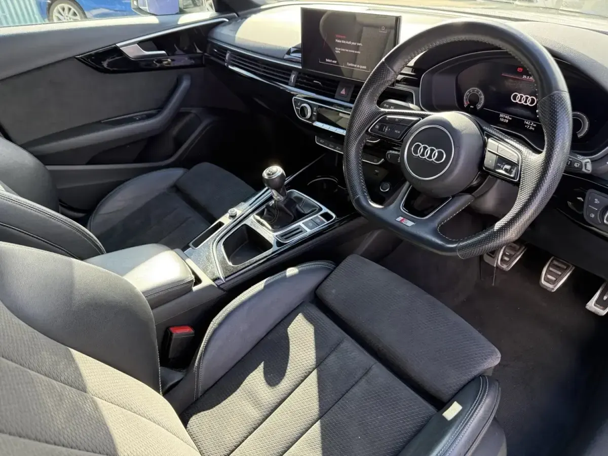 Używany Audi A4 Black Edition 150 KM (110 kW) 2020 Biały Kombi