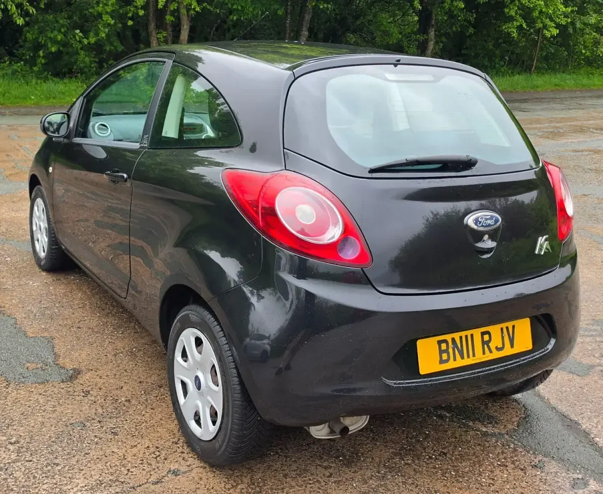 Używany Ford Ka 69 KM (50 kW) 2011 Czarny Hatchback