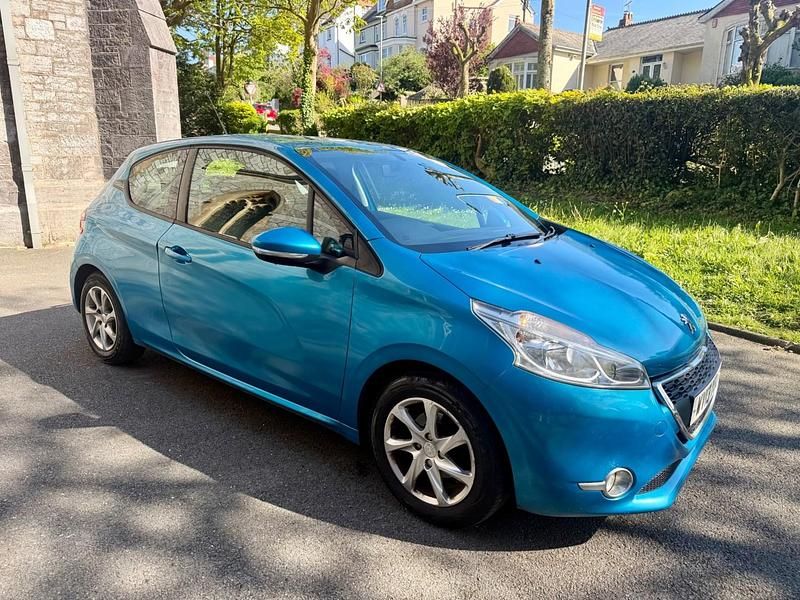 Usado Peugeot 208 Active 82 HP (60 kW) 2013 Azul Citadino