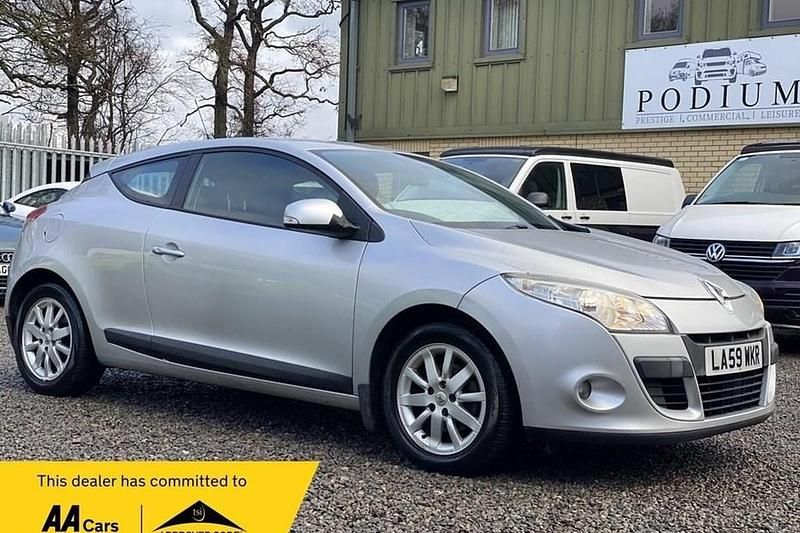 Used Renault Mégane III Expression 110 HP (80 kW) 2010 Coupe