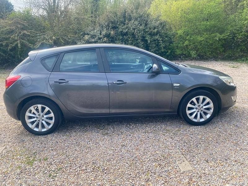Second-hand Vauxhall Astra Active 2012 Gri Hatchback