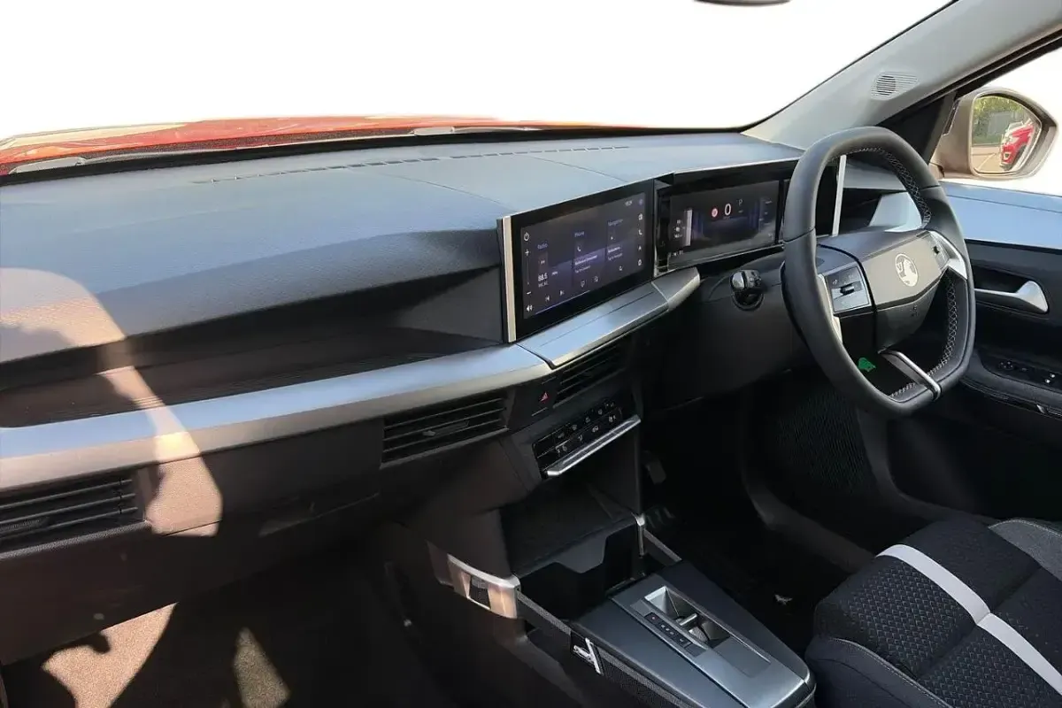 Second-hand Vauxhall Frontera 83 kW (113 CP) 2025 Portocaliu SUV