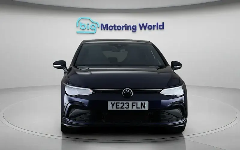 Used VW Golf VIII R-line 150 HP (110 kW) 2023 Blue Hatchback