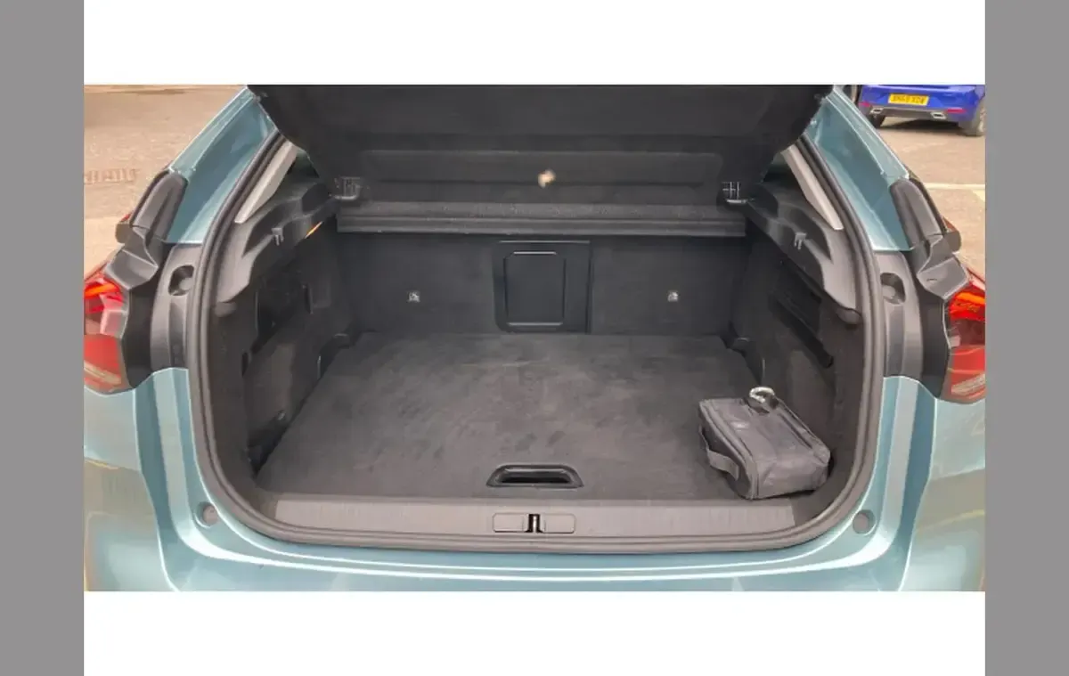 Used Citroën e-C4 Shine 100 kW (136 HP) 2023 Blue Hatchback
