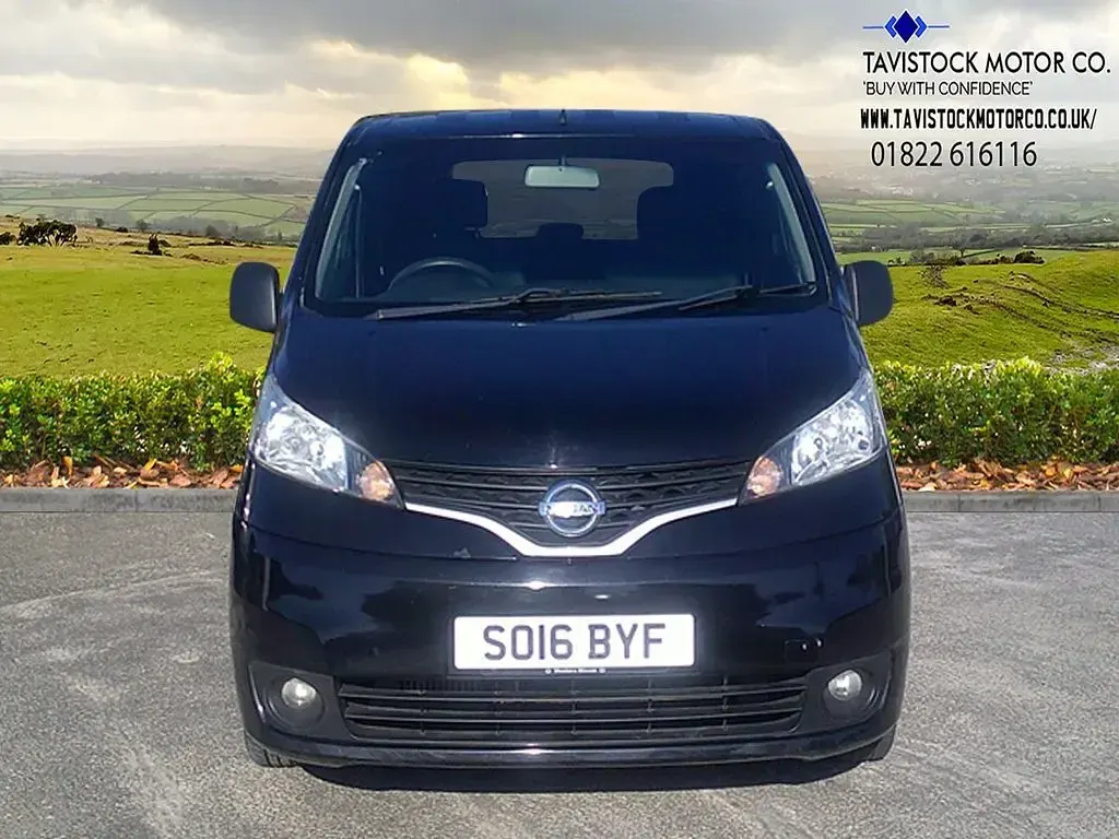 Used Nissan NV200 Acenta 90 HP (66 kW) 2016 Black MPV