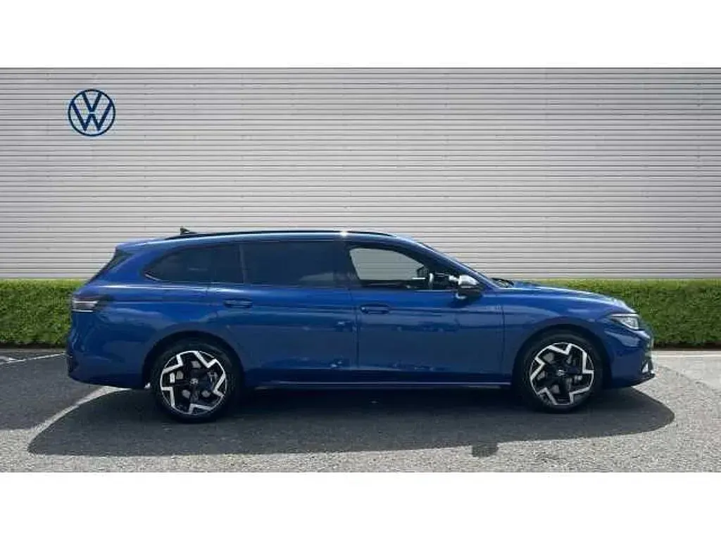 Used VW Passat 272 HP (200 kW) 2026 Estate