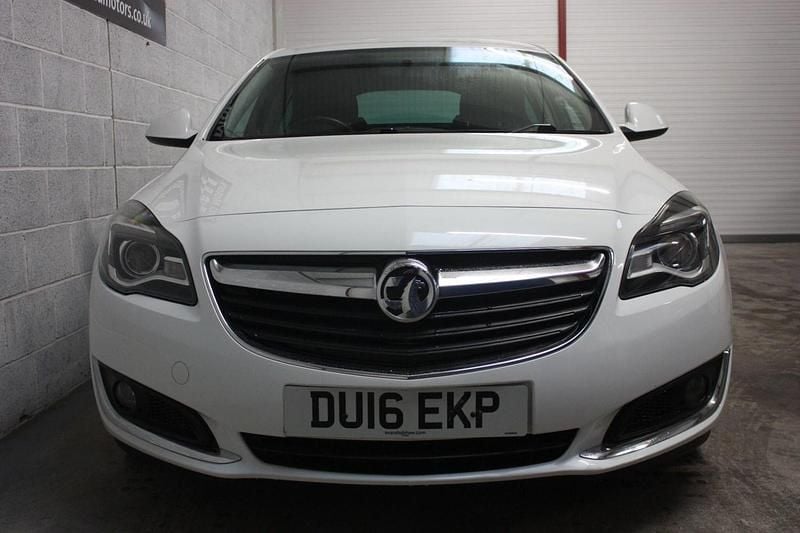 Used Vauxhall Insignia SRi 2016 White Hatchback
