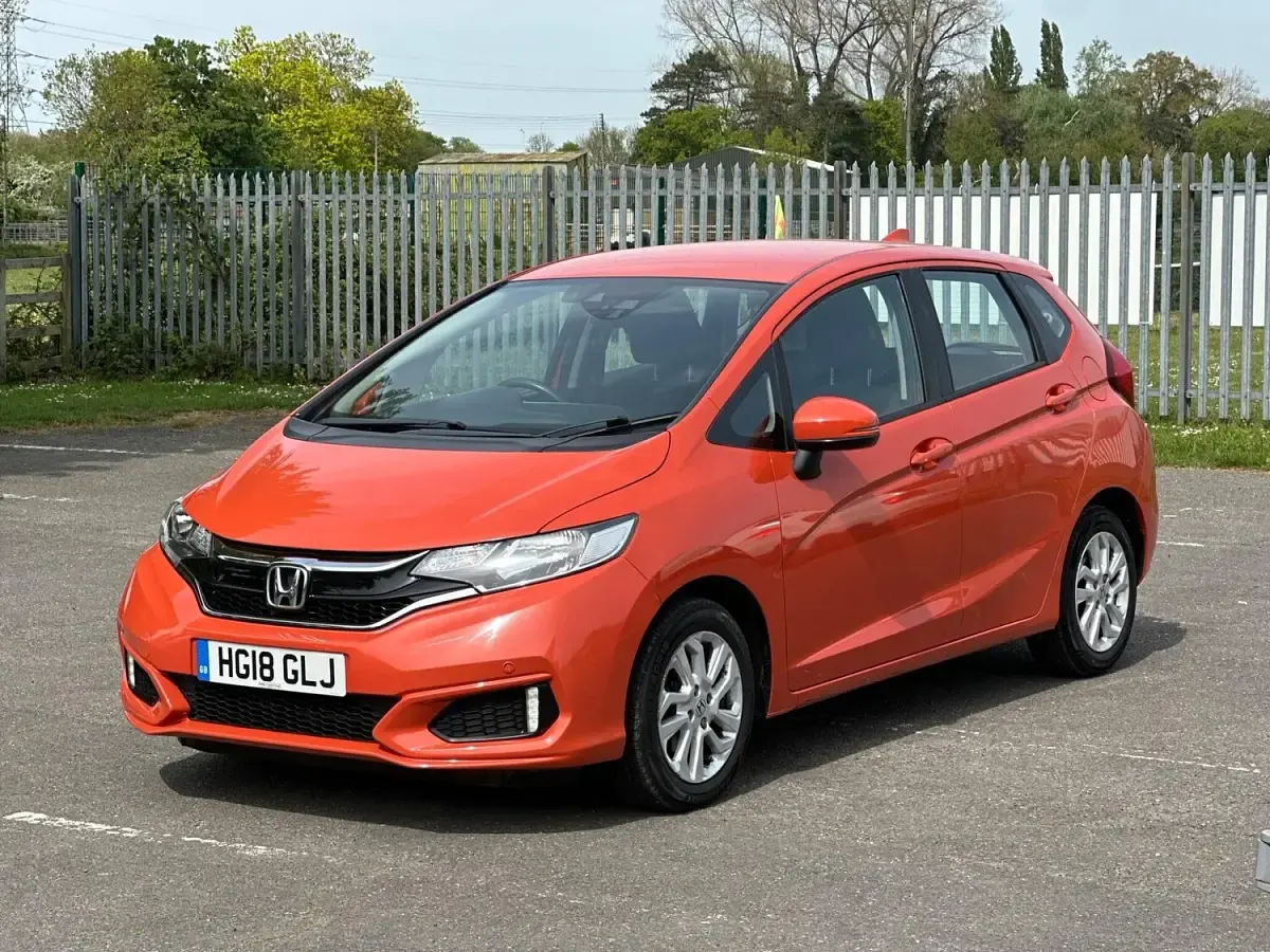 Używany Honda Jazz SE 102 KM (75 kW) 2018 Pomarańczowy Hatchback