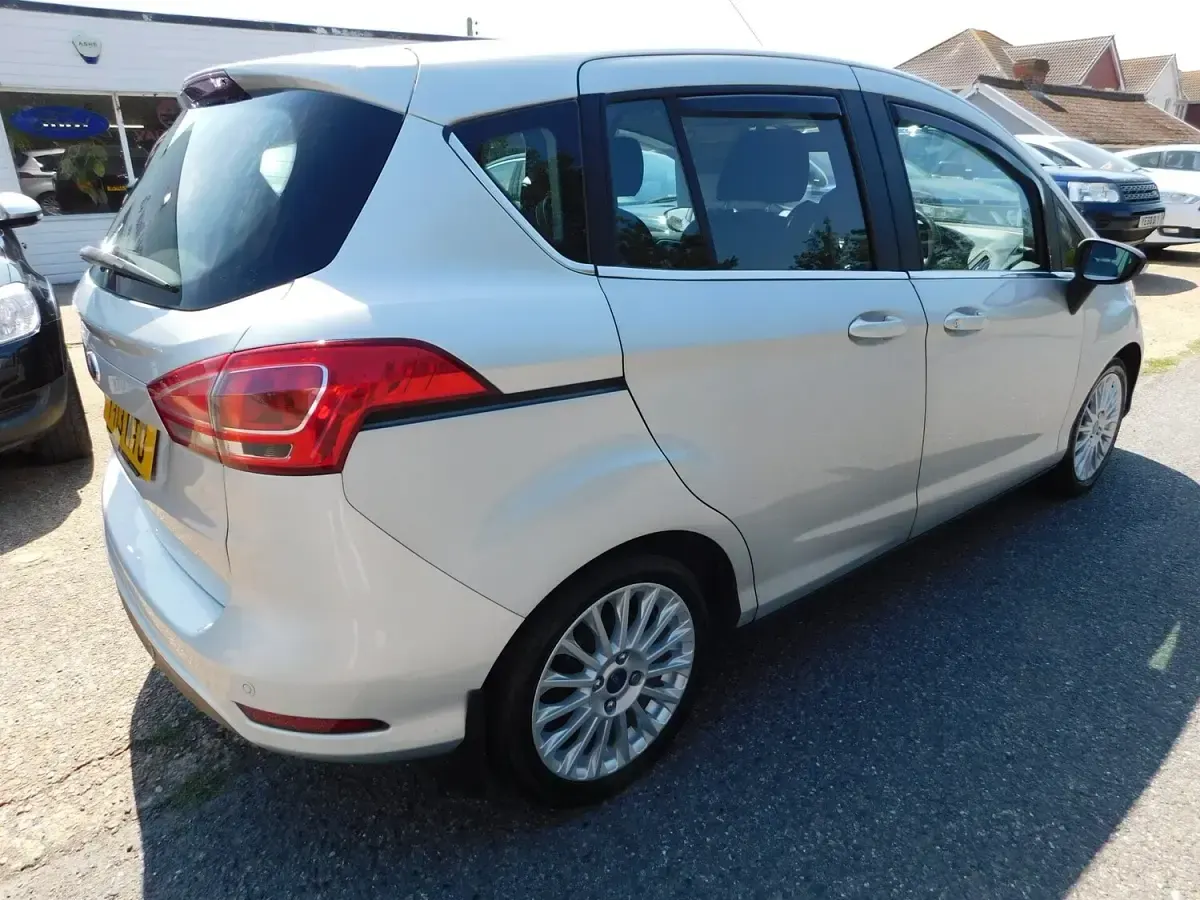 Used Ford B-MAX Zetec 90 HP (66 kW) 2013 Silver MPV