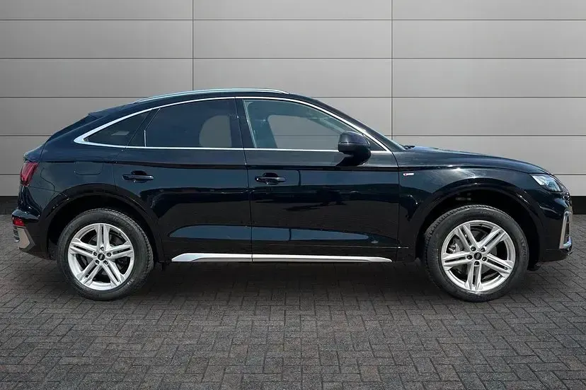 Used Audi Q5 Sportback S-Line 201 HP (147 kW) 2023 Mythos black SUV