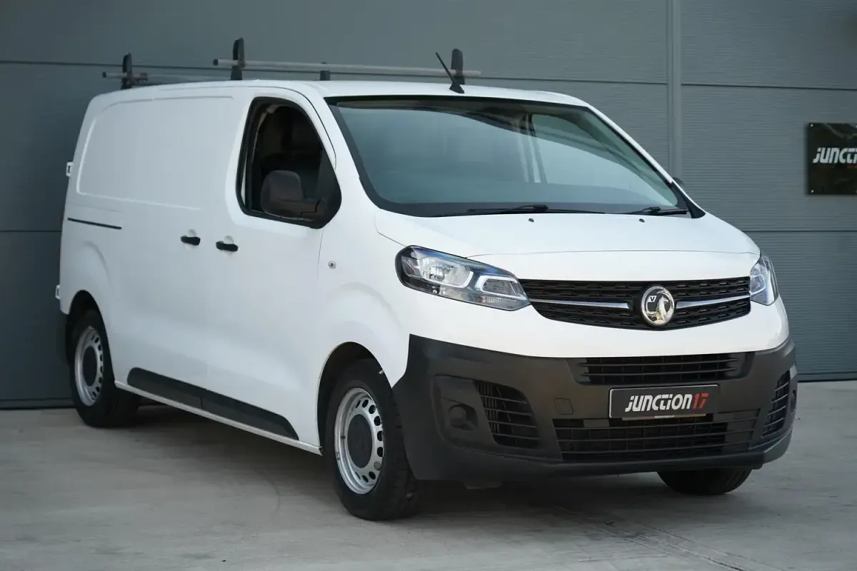 Used Vauxhall Vivaro Edition 100 HP (73 kW) 2020 White MPV