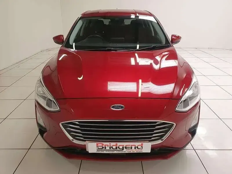 Gebraucht Ford Focus Titanium 2019 Rot Kleinwagen