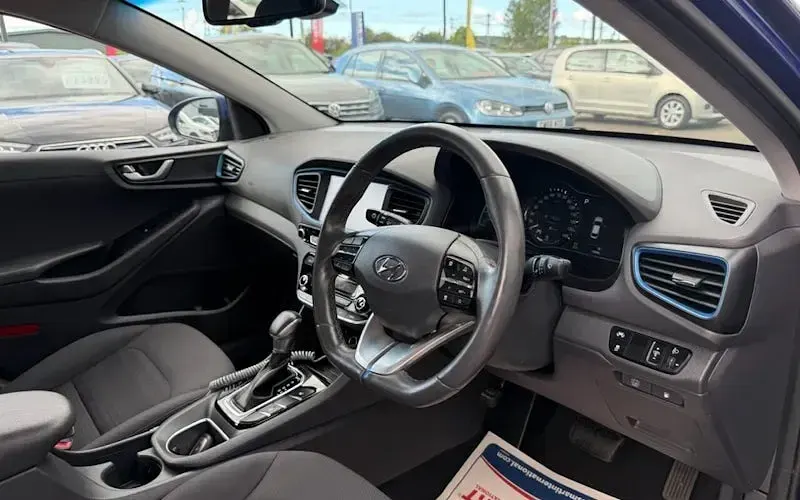 Used Hyundai Ioniq Premium 141 HP (103 kW) 2018 Blue Hatchback
