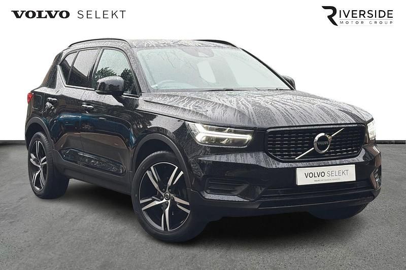 Onyx black Used 2022 Volvo XC40 R-Design SUV | £23,792 (Fair price) - Image 1/3
