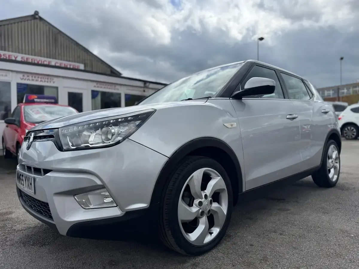Used SsangYong Tivoli 115 HP (84 kW) 2015 Silver SUV
