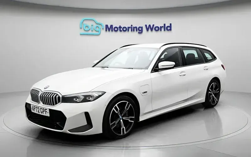 Usado BMW 330e M Sport 292 CV (214 kW) 2023 Blanco Familiar