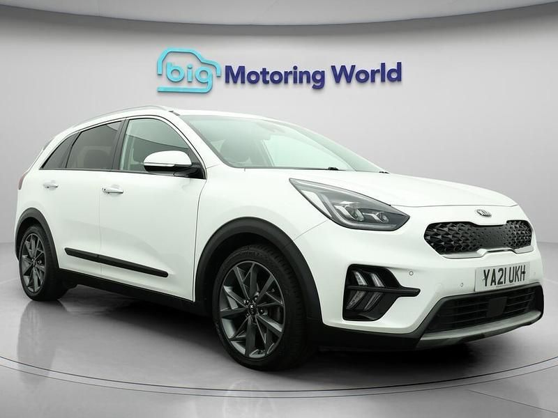 White Used 2021 Kia Niro 4 SUV | £14,700 (Good price) - Image 1/4