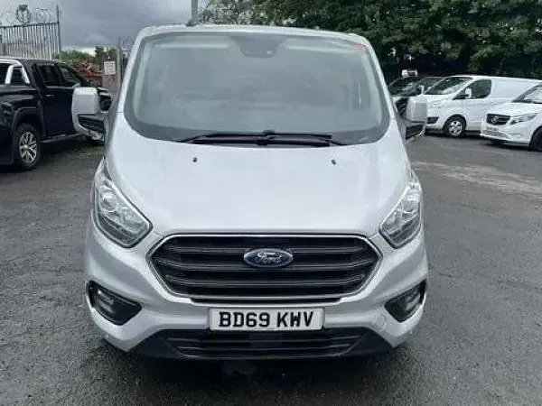 Used Ford Transit Custom Limited 130 HP (95 kW) 2019 Silver Van