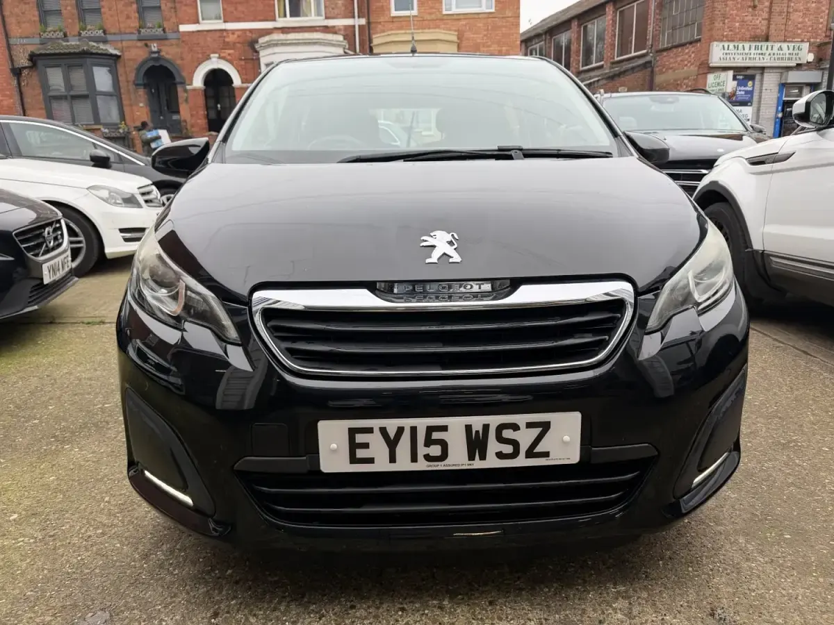 Usado Peugeot 108 Active 68 CV (50 kW) 2015 Negro Utilitario