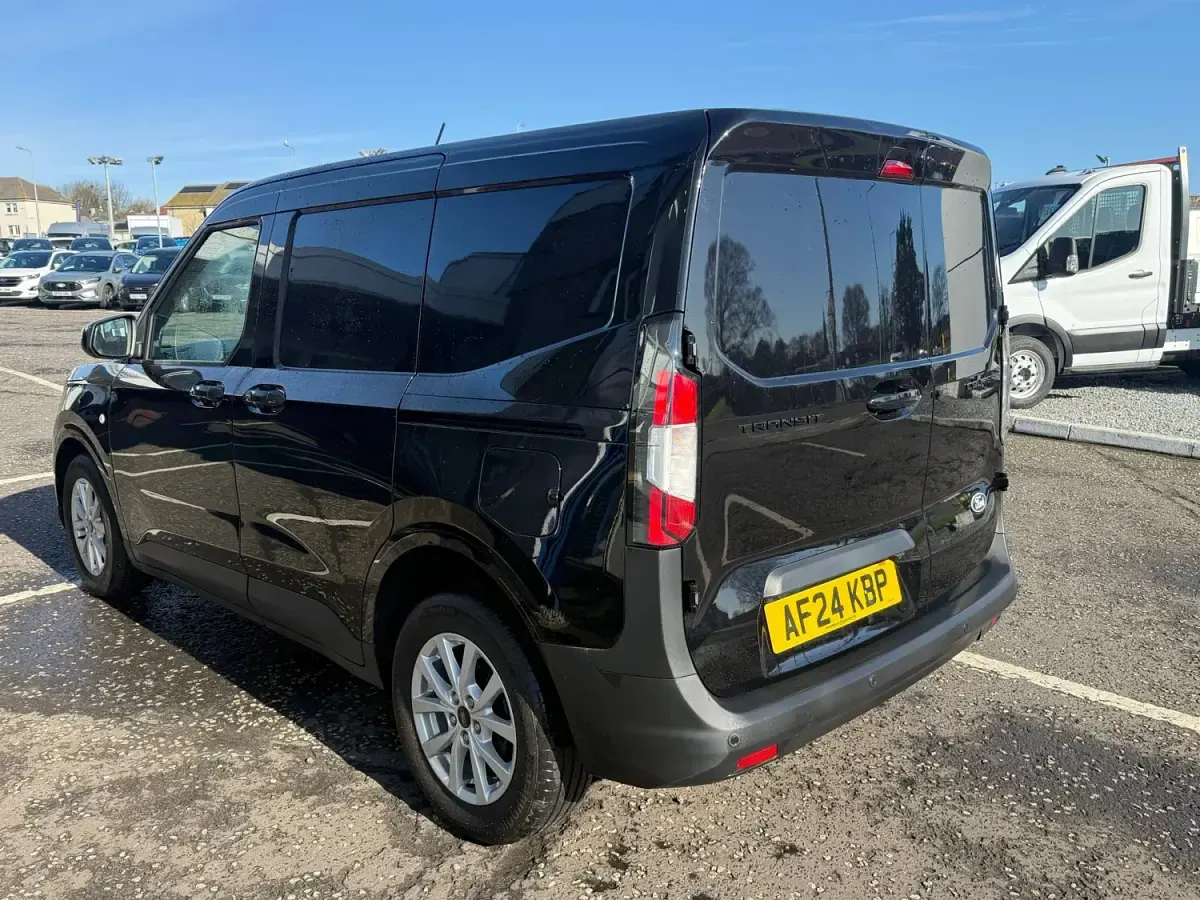 Begagnad Ford Transit Limited 2024 Svart