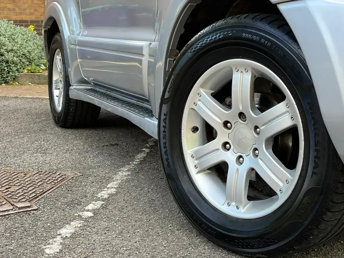 Used Mitsubishi Shogun Warrior 2006 Silver SUV