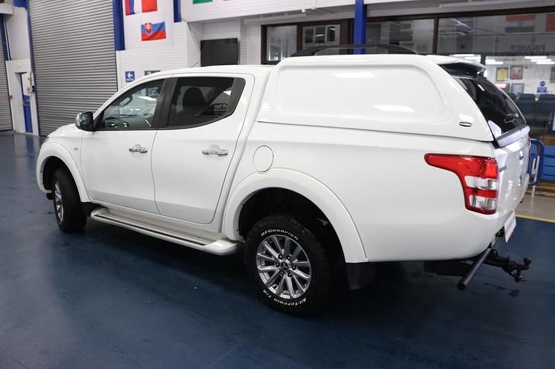 Used Mitsubishi L200 Top 180 HP (132 kW) 2018 White Pickup