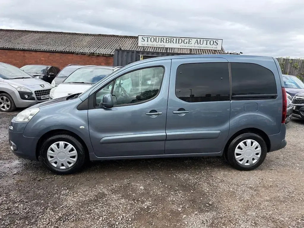Used Peugeot TePee S 92 HP (67 kW) 2012 Grey MPV