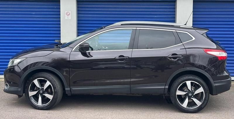 Used Nissan Qashqai N-Connecta 130 HP (95 kW) 2017 Black SUV
