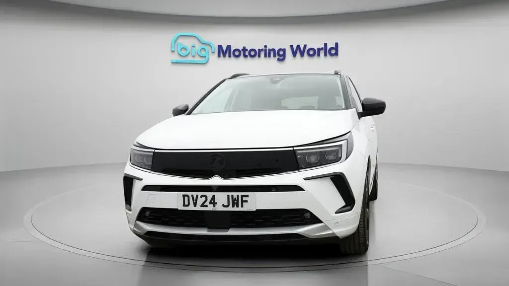 Used Vauxhall Grandland X Ultimate 131 HP (96 kW) 2024 White SUV