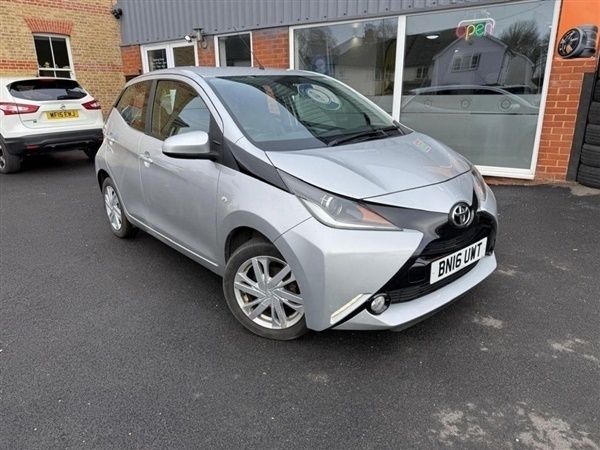 Silver Used 2016 Toyota Aygo x-press Hatchback | £5,199 (Fair price) - Image 1/1