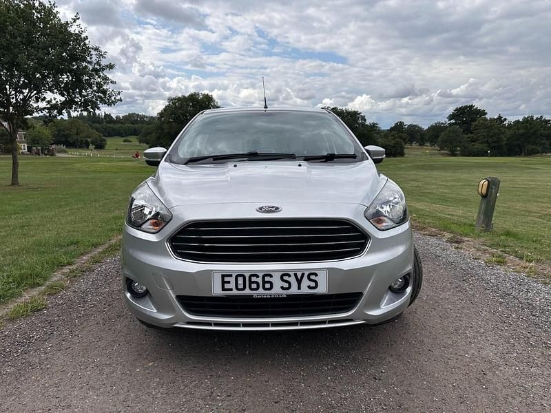 Second-hand Ford Ka Plus Zetec 70 CP (51 kW) 2016 Argintiu Hatchback