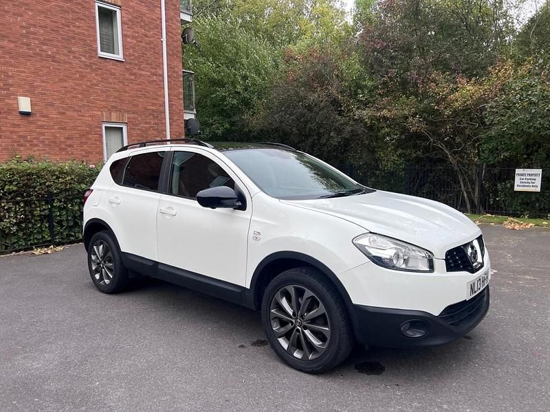 White Used 2013 Nissan Qashqai 360º SUV | £4,795 (Fair price) - Image 1/4