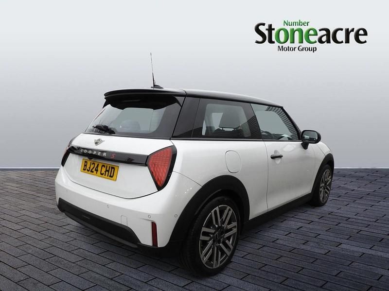 Used Mini Cooper S Hatch 2024 White Hatchback