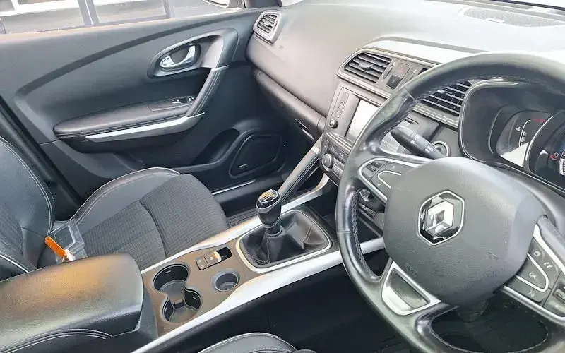 Used Renault Kadjar Signature 131 HP (96 kW) 2018 Silver  SUV