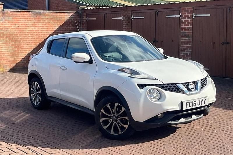 Used Nissan Juke Tekna 115 HP (84 kW) 2016 White SUV