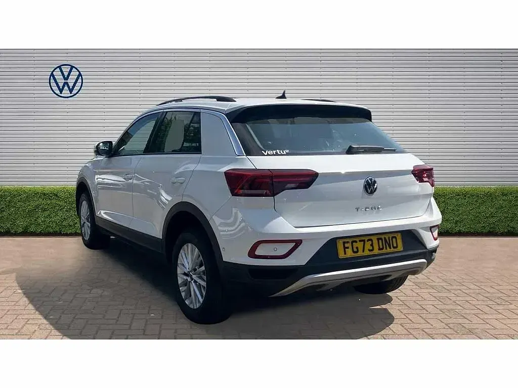 Used VW T-Roc Life 150 HP (110 kW) 2023 White SUV