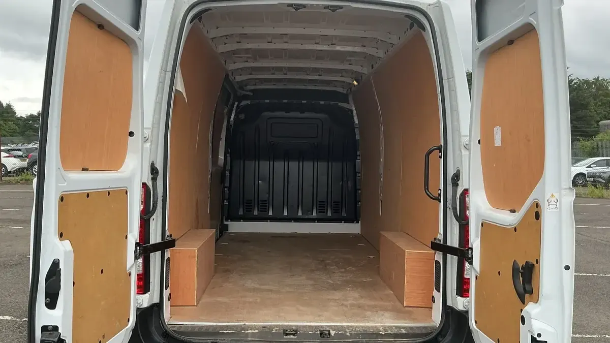 Used Renault Master Business 2022 White MPV